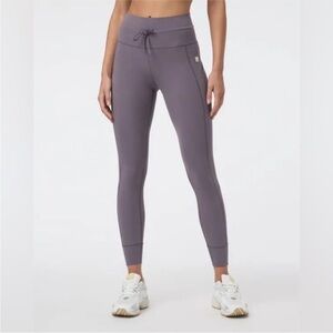 Vuori Daily Legging in Lunar Grey Sz Large